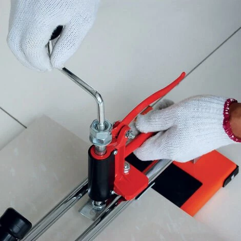 OXEO Coupe Carrelage 600mm 10mm - Angle Réglable - Coupe Carreaux Manuel - Tapis Antidérapant 84 Cm 5 OXEO Coupe Carrelage 600mm 10mm - Angle Réglable - Coupe Carreaux Manuel - Tapis Antidérapant 84 Cm – Image 3